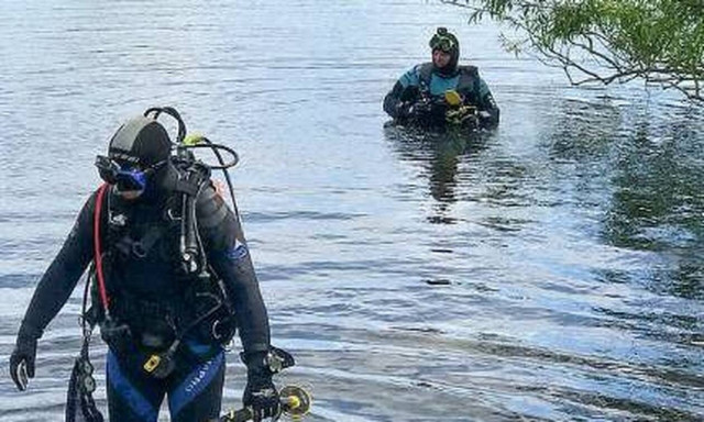 Έκανε κατάδυση όταν ανακάλυψε έναν… θησαυρό (pics)