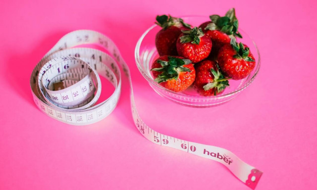 Πώς θα καταφέρετε να χάσετε τα πέντε κιλά χωρίς να πεινάσετε (vid)