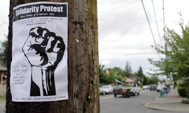 Κολοράντο: Απολύθηκαν οι αστυνομικοί που χλεύαζαν τον θάνατο νεαρού Αφρικοαμερικανού