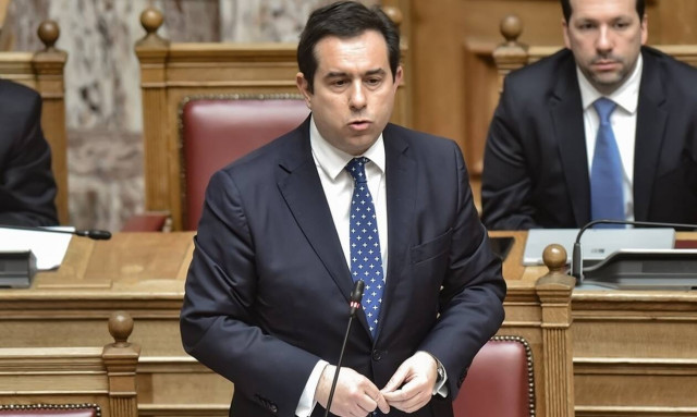 Μηταράκης - Μεταναστευτικό: «Ορατή πλέον η αποσυμφόρηση των νησιών»