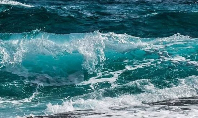 Λάρισα: Συναγερμός για 9χρονο που παρασύρθηκε με το θαλάσσιο στρώμα του