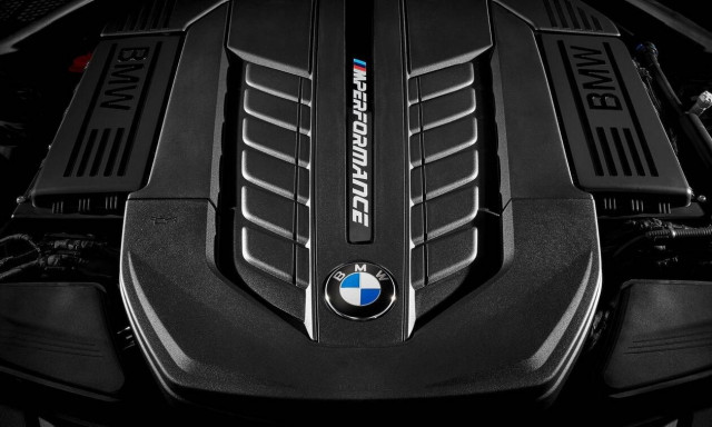 Κάποιοι V12 είναι τόσο ζυγισμένοι που αν βάλεις ένα κέρμα όρθιο δεν πέφτει