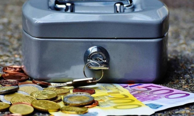 Βρούτσης: Παράταση στις εισφορές ΕΦΚΑ - Ποιους αφορά 