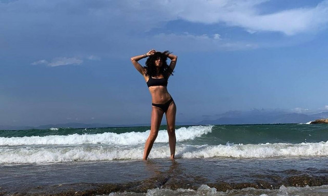 Μαρία Σολωμού: Θυμήθηκε τους «Singles» και τις… θεωρίες της (pics)