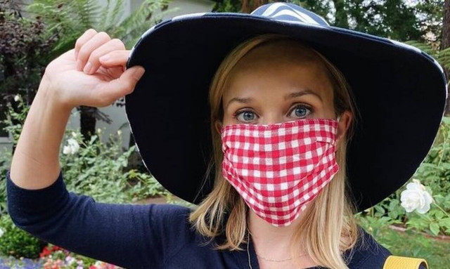 #WearADamnMask: Το νέο hashtag που κατακλύζει το Hollywood