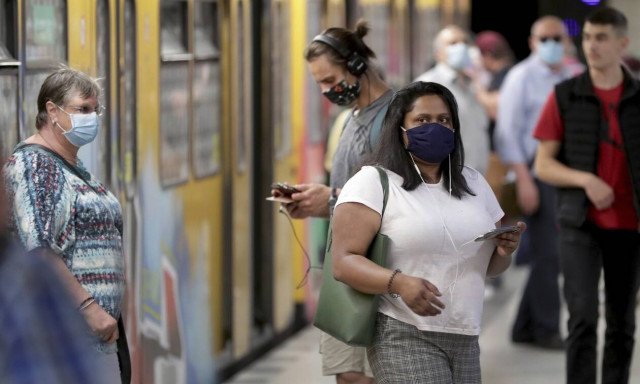 Κορονοϊός - Ελβετία: Υποχρεωτικά με μάσκες οι πολίτες στα ΜΜΜ