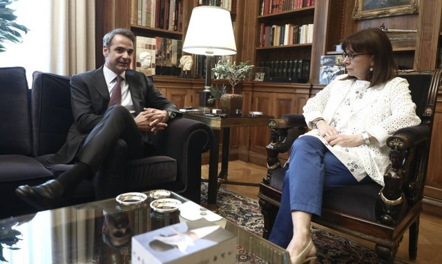 Συνάντηση Σακελλαροπούλου - Μητσοτάκη: Τι συζήτησαν μπροστά στις κάμερες