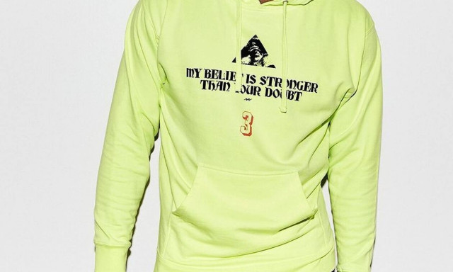 Απίστευτο: Έβαλε φωτιά στα μαλλιά του και δε φαντάζεστε πώς έγινε