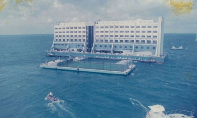 Βόρεια Κορέα: Το «στοιχειωμένο» ξενοδοχείο που επιπλέει στη θάλασσα – Δείτε τις φωτογραφίες