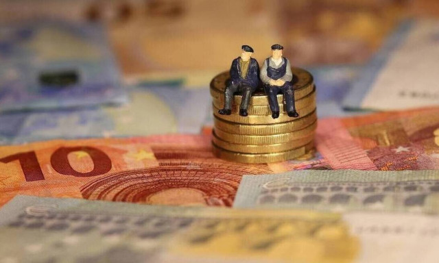 Συντάξεις: Προκαταβολή στα εφάπαξ και αύξηση των προσωρινών συντάξεων