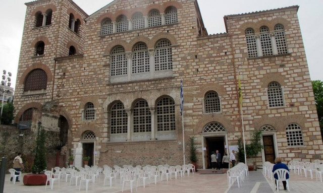 Κορονοϊός - Εκκλησίες: Παρατείνονται τα μέτρα προστασίας - Τι αναφέρει η ΚΥΑ