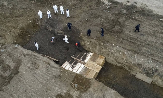 Κορονοϊός στις ΗΠΑ: 833 θάνατοι και 55.000 κρούσματα μόλυνσης σε 24 ώρες