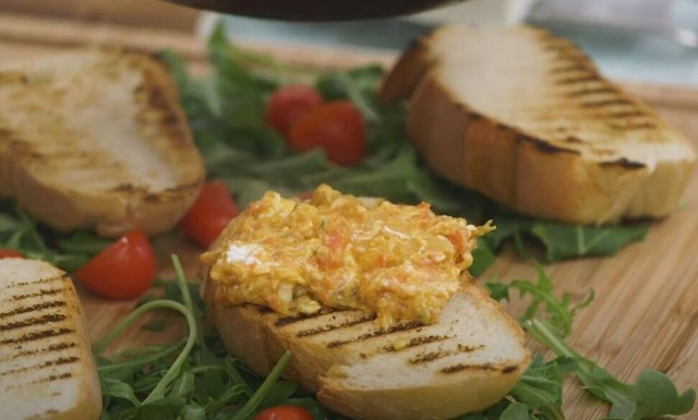 Άκης Πετρετζίκης: Ο καγιανάς του Άκη