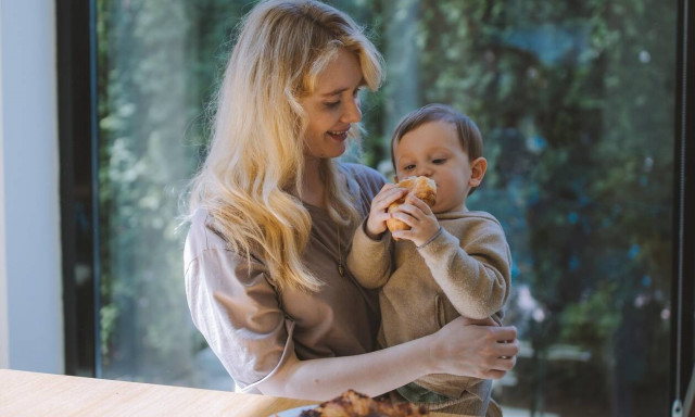 Σαλμονέλα: Συμπτώματα & πότε να πάτε τα παιδιά άμεσα στον γιατρό