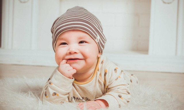 Έτσι θα καταλάβετε ότι το μωρό σας βγάζει δόντια