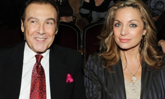 Τόλης Βοσκόπουλος: Αγνώριστος ο τραγουδιστής - Φωτογραφία με τη σύζυγό του