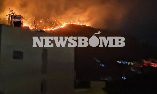 Φωτιά στο Πέραμα: Μία σύλληψη - Υπό έλεγχο οι εστίες μετά από τιτάνια μάχη με τις φλόγες