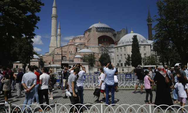 Παραλήρημα Καλίν: Το ερώτημα είναι γιατί είχαμε κάνει την Αγιά Σοφιά μουσείο