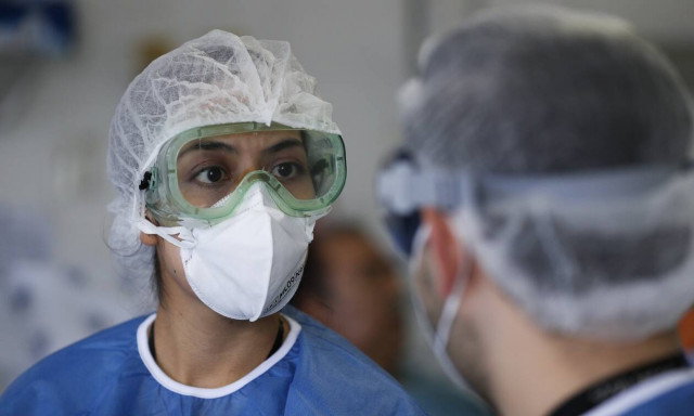 Κορονοϊός - Σύψας: Στο τραπέζι το ενδεχόμενο απαγόρευσης των πανηγυριών