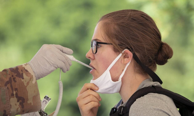 Κορονοϊός: Μεγιστάνες ζητούν να τους επιβληθεί φόρος για να βοηθήσουν τους φτωχούς