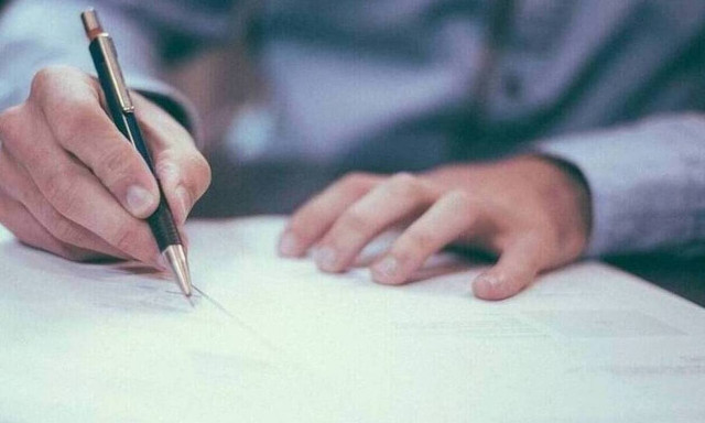 Επίδομα αδείας: Υπολογίστε ΕΔΩ πόσες μέρες δικαιούστε - Πόσα χρήματα θα πάρετε 