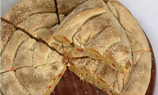 Άκης Πετρετζίκης: Σήμερα δοκιμάστε υπέροχη κολοκυθόπιτα με φέτα