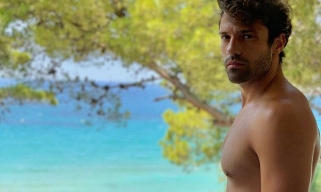 Κωνσταντίνος Αργυρός: Διακοπές με τον πατέρα του στην Λευκάδα (pics)