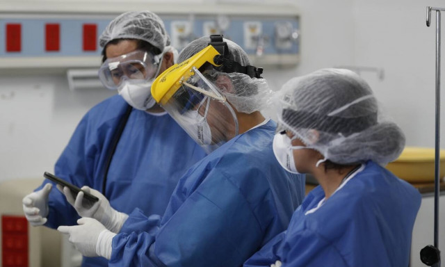 Κορονοϊος: «Αν χρειαστεί θα κλείσουν beach bar, νυχτερινά μαγαζιά και εκκλησίες»