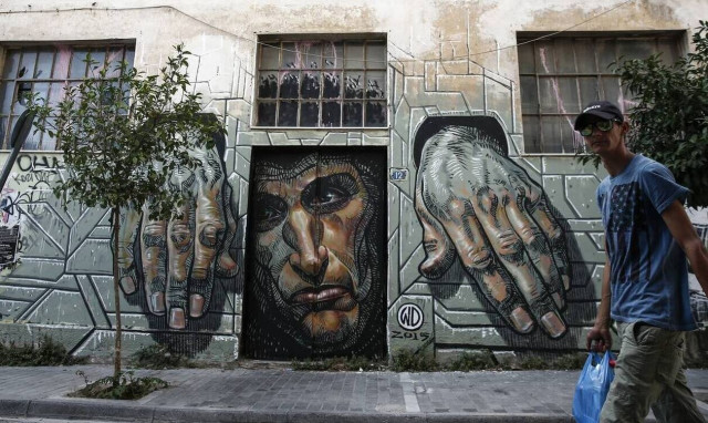 Πώς ο κορονοϊός καθιστά «τοξικό» το χρέος των ελληνικών νοικοκυριών 