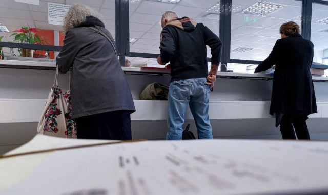 Τι ισχύει για την άδεια φροντίδας παιδιού των εργαζόμενων γονέων που ήταν σε αναστολή