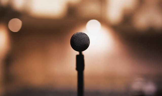 Πυροβόλησαν γνωστή τραγουδίστρια - Σοκαριστικές στιγμές