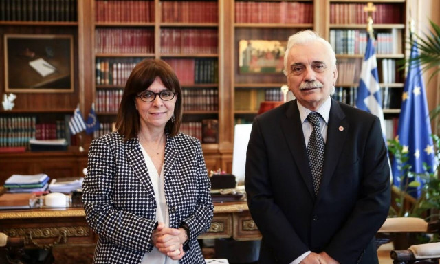 Συνάντηση του προέδρου του Ελληνικού Ερυθρού Σταυρού με την Πρόεδρο της Δημοκρατίας