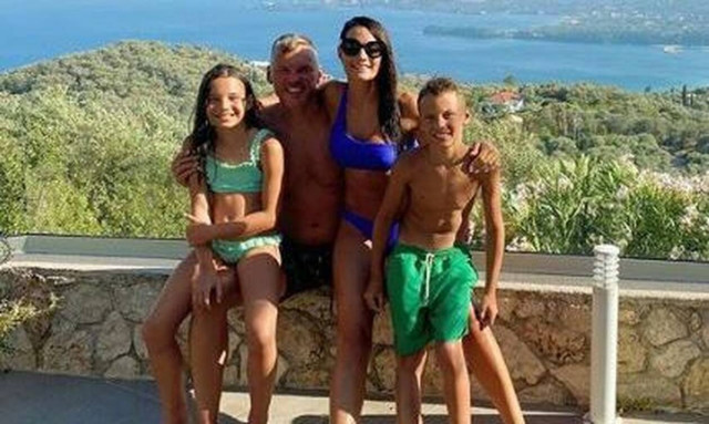 Κέρκυρα: Διακοπές στο όμορφο νησί για την οικογένεια Γιασικεβίτσιους (pics)