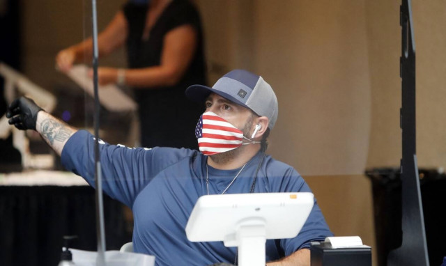 ΗΠΑ: Ο κυβερνήτης της Τζόρτζιας απαγορεύει στους δημάρχους να επιβάλουν τη χρήση μάσκας