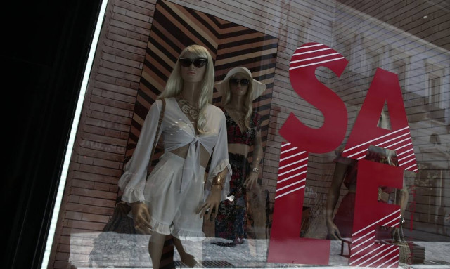 Θερινές εκπτώσεις 2020: Ποια Κυριακή θα είναι ανοιχτά τα καταστήματα