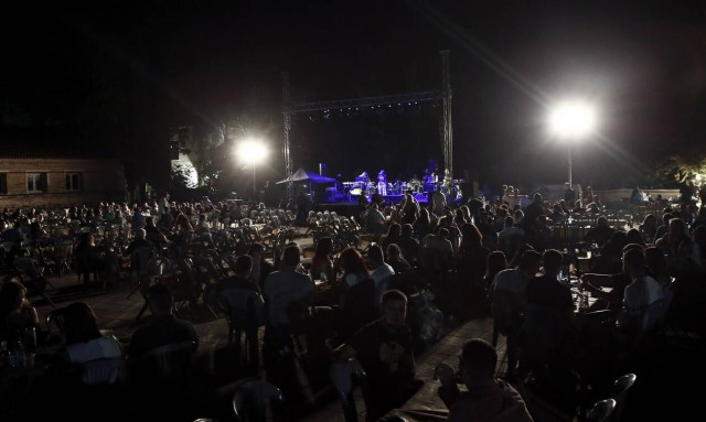 Πανηγύρια: Εξετάζεται παράταση της απαγόρευσής τους έως τέλος Αυγούστου