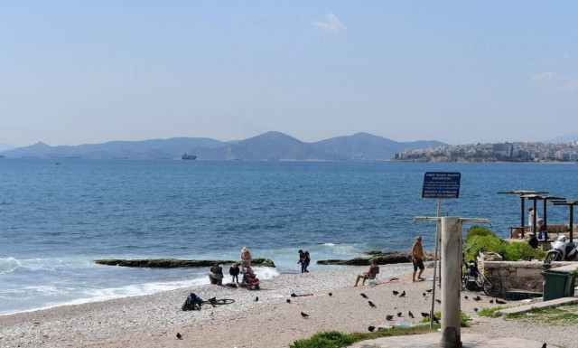 Καιρός τώρα: Βροχές στα ηπειρωτικά την Παρασκευή - Υποχωρούν τα μελτέμια