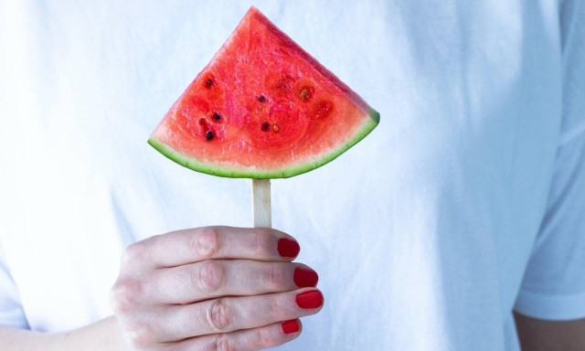 Λεκές από καρπούζι: Δες πώς θα τον εξαφανίσεις