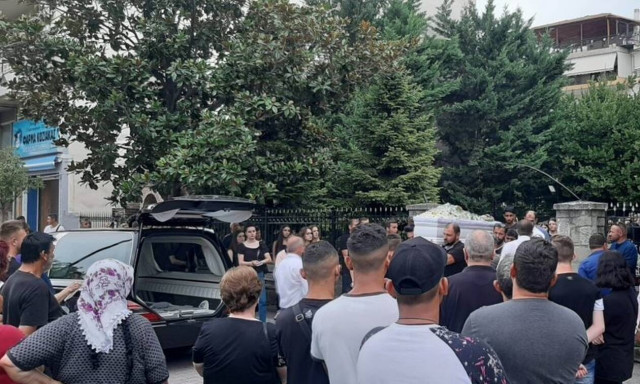 Τρίκαλα: Θρήνος στην κηδεία της 16χρονης Μαρίας - Κορυφώνεται το θρίλερ για το θάνατό της