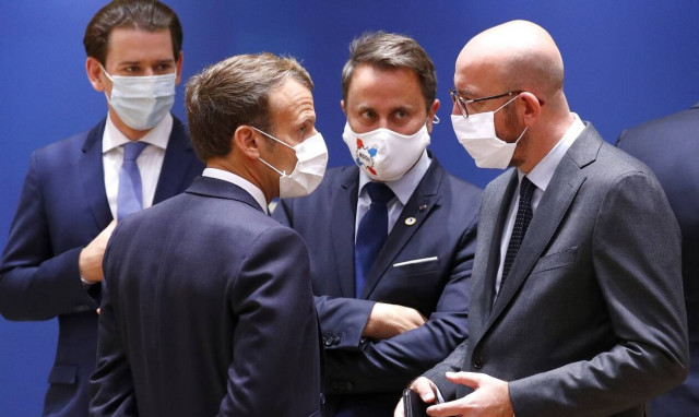 Σύνοδος Κορυφής - Αυστηρό μήνυμα ΕΕ: Κυρώσεις σε όσους παραβιάζουν το εμπάργκο όπλων στην Λιβύη