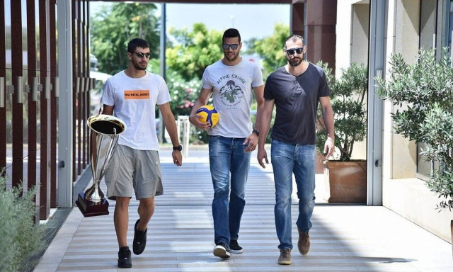 O πρωταθλητής βόλεϊ Παναθηναϊκός σηκώνει ξανά το κύπελλο