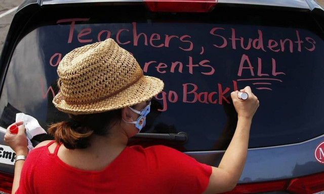 Κορονοϊός: Τα σχολεία στις ΗΠΑ ξανανοίγουν και οι καθηγητές ετοιμάζουν… διαθήκες