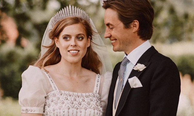 Όλα όσα πρέπει να γνωρίζεις για το νυφικό της Πριγκίπισσας Beatrice