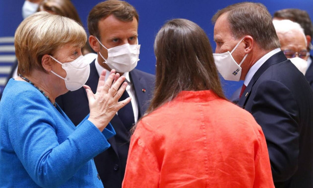 Σύνοδος Κορυφής: Ξέσπασμα Μακρόν κατά των «ολιγαρκών» - Συνεχίζεται για τέταρτη μέρα το θρίλερ