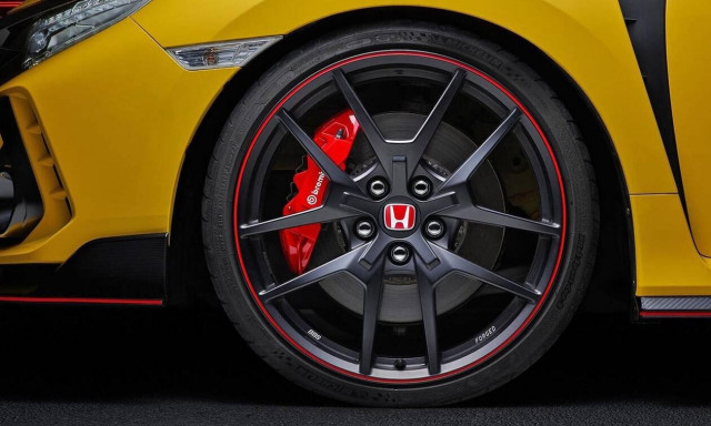 Δείτε πώς κατασκευάζεται μια σφυρήλατη ζάντα ενός Honda Type R (vid)