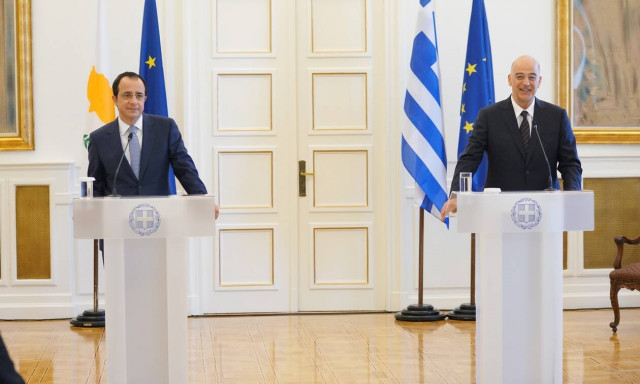 NAVTEX: Τηλεφωνική επικοινωνία Δένδια - Χριστοδουλίδη 