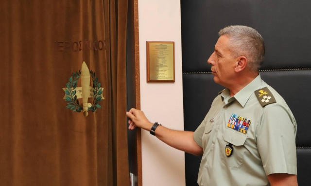 Συναγερμός στις Ένοπλες Δυνάμεις: Επιστρέφει στην Αθήνα εσπευσμένα ο αρχηγός ΓΕΕΘΑ