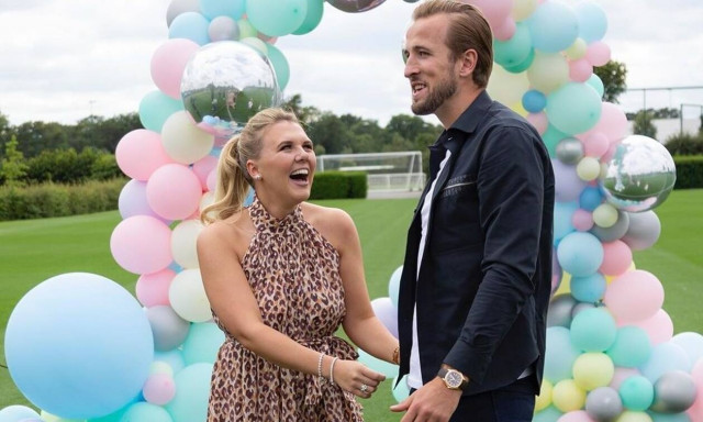 O Κέιν θα γίνει μπαμπάς και έμαθε το φύλο του μωρού με ιδιαίτερο τρόπο (vid)