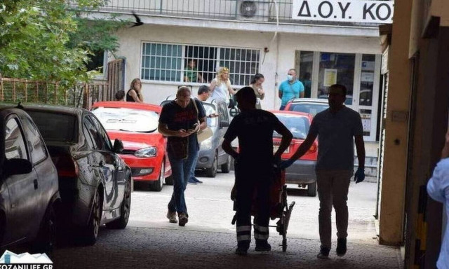 Κοζάνη - Επίθεση με τσεκούρι: Εξαιρετικά κρίσιμη η κατάσταση του 56χρονου εφοριακού