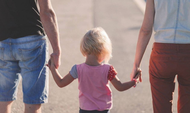 ΟΠΕΚΑ - Επίδομα παιδιού: Πότε πληρώνονται οι δικαιούχοι